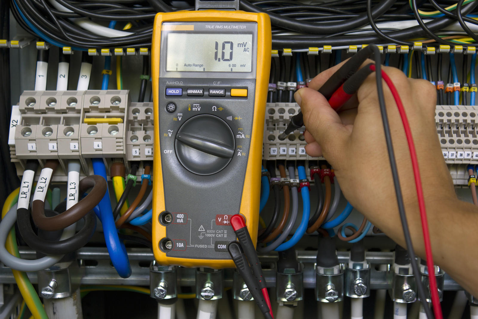 electrical contractors in Lansing